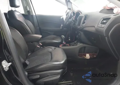 2020 Jeep Compass Trailhawk 4X4 z USA, uszkodzony, nr VIN 3C4NJDDB3LT170463